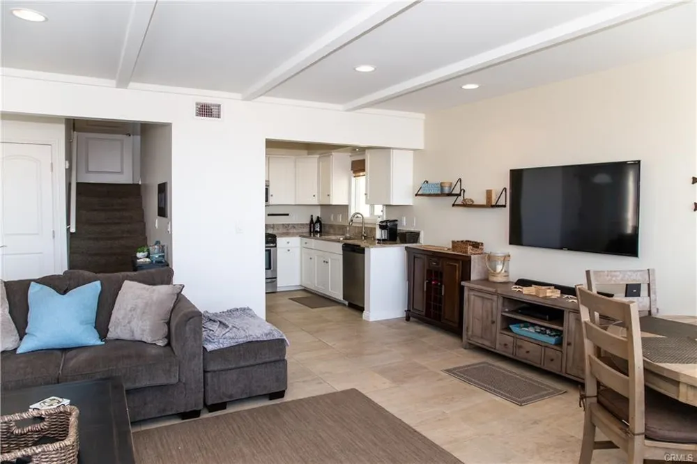 35 A Surfside Surfside, CA 90740