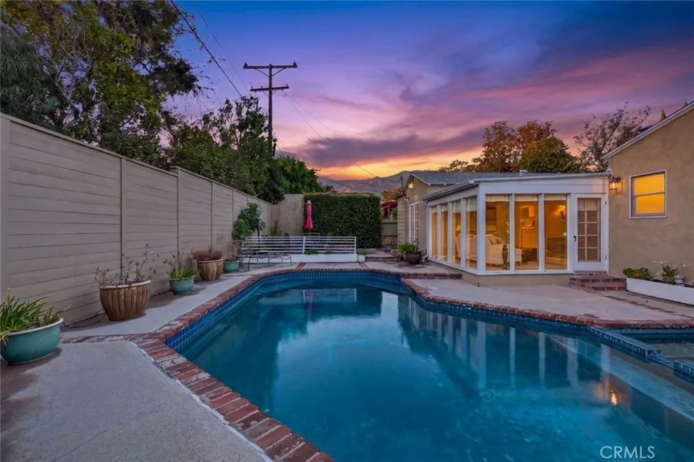 1321 Graynold Glendale, CA 91202