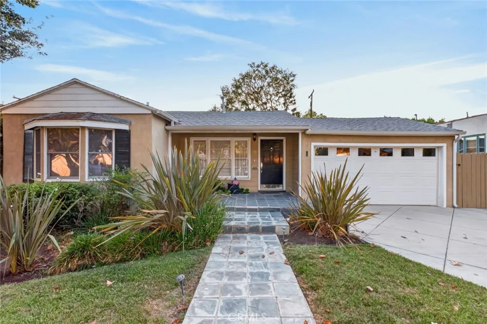 1321 Graynold Glendale, CA 91202