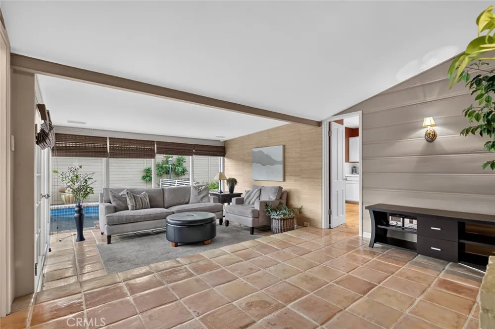 1321 Graynold Glendale, CA 91202