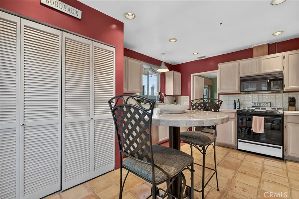 1321 Graynold Glendale, CA 91202