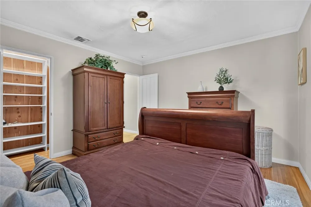 1321 Graynold Glendale, CA 91202