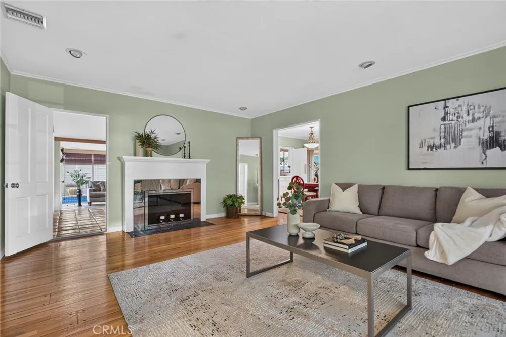 1321 Graynold Glendale, CA 91202