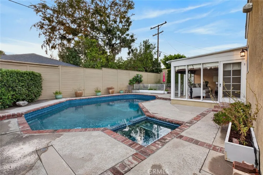 1321 Graynold Glendale, CA 91202