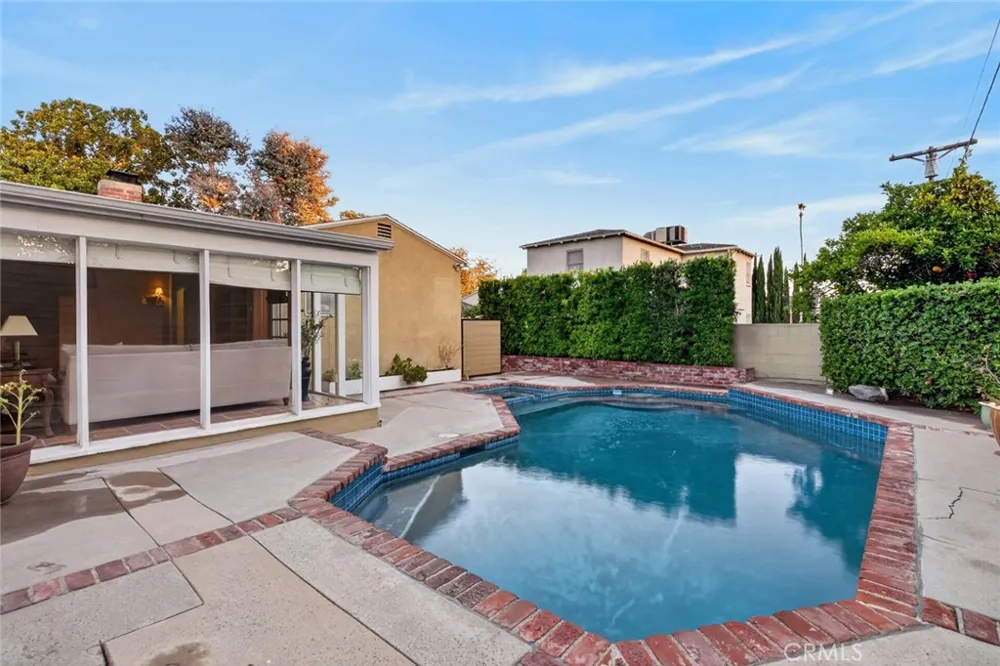 1321 Graynold Glendale, CA 91202