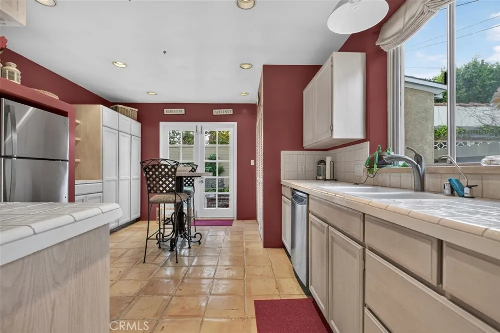 1321 Graynold Glendale, CA 91202