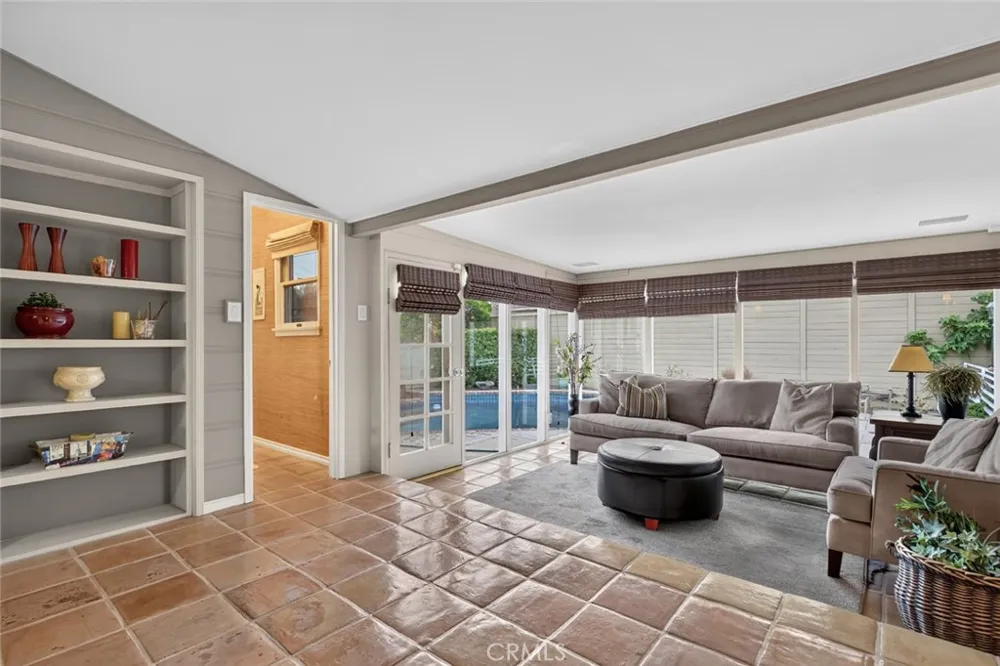 1321 Graynold Glendale, CA 91202