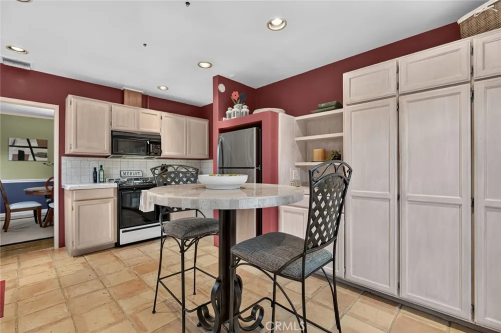 1321 Graynold Glendale, CA 91202