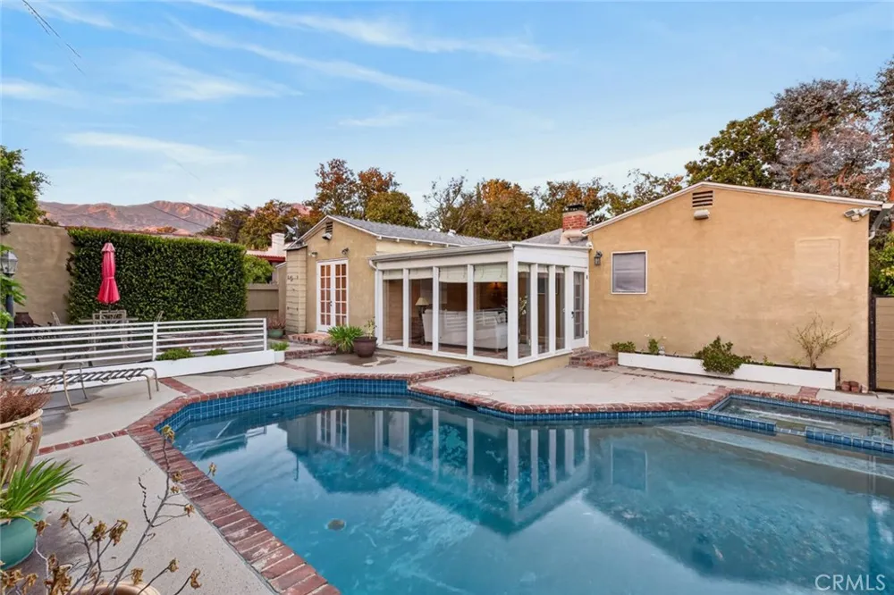 1321 Graynold Glendale, CA 91202