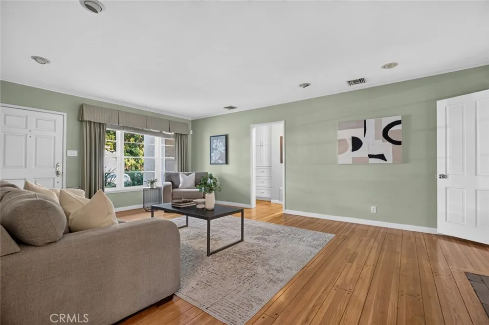 1321 Graynold Glendale, CA 91202