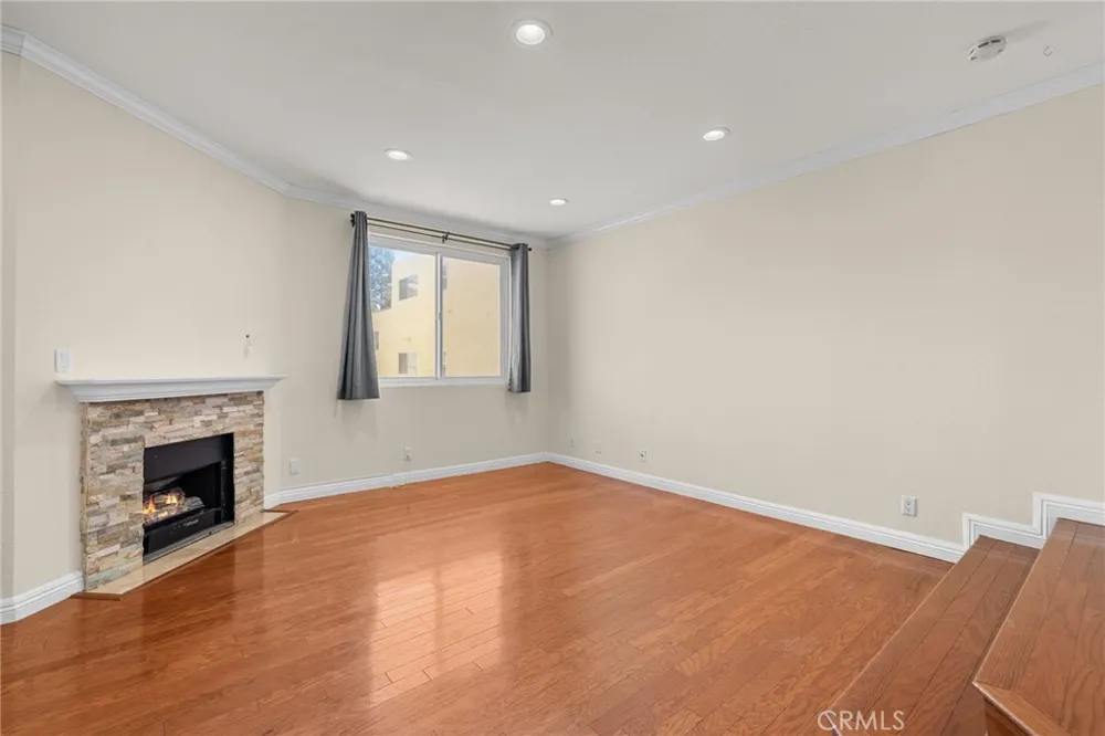 528 E. San Jose Ave #110 Burbank, CA 91501