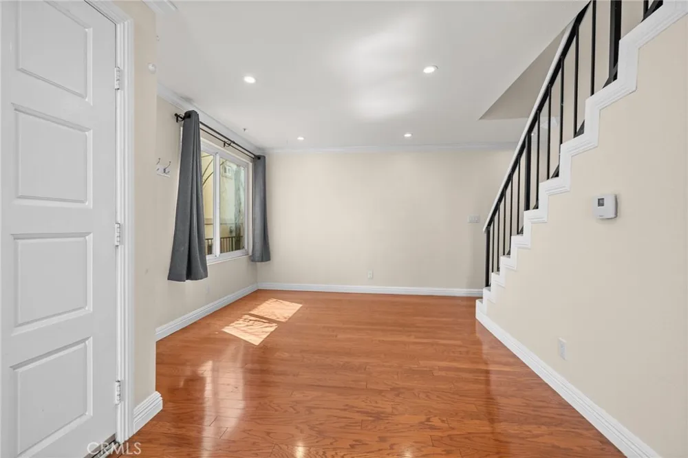 528 E. San Jose Ave #110 Burbank, CA 91501