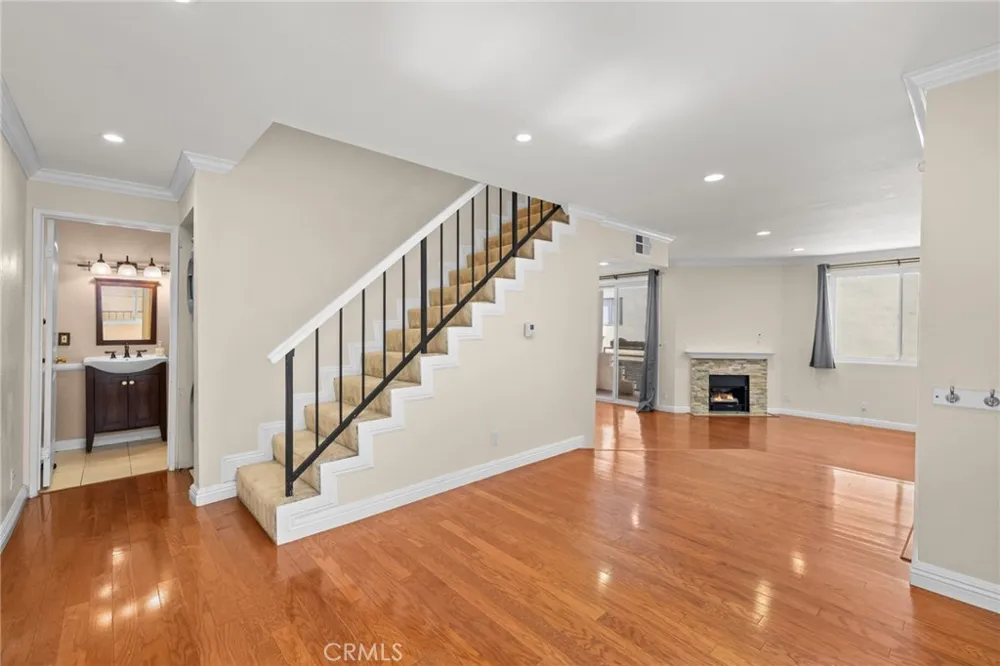 528 E. San Jose Ave #110 Burbank, CA 91501