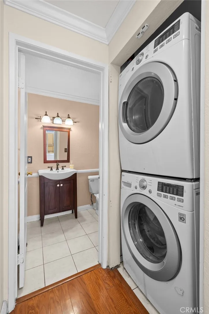 528 E. San Jose Ave #110 Burbank, CA 91501