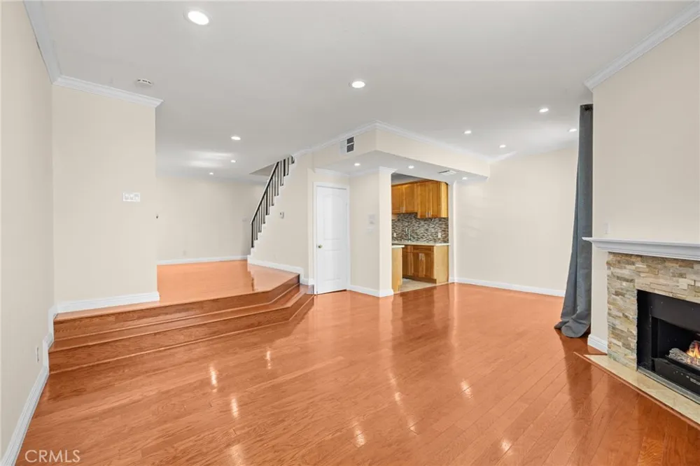528 E. San Jose Ave #110 Burbank, CA 91501
