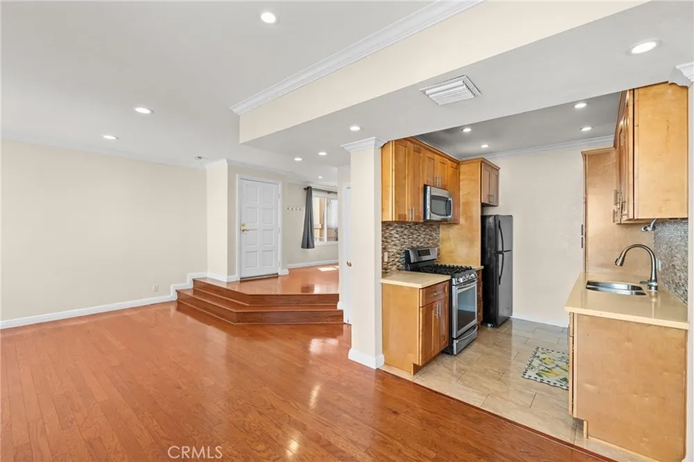528 E. San Jose Ave #110 Burbank, CA 91501