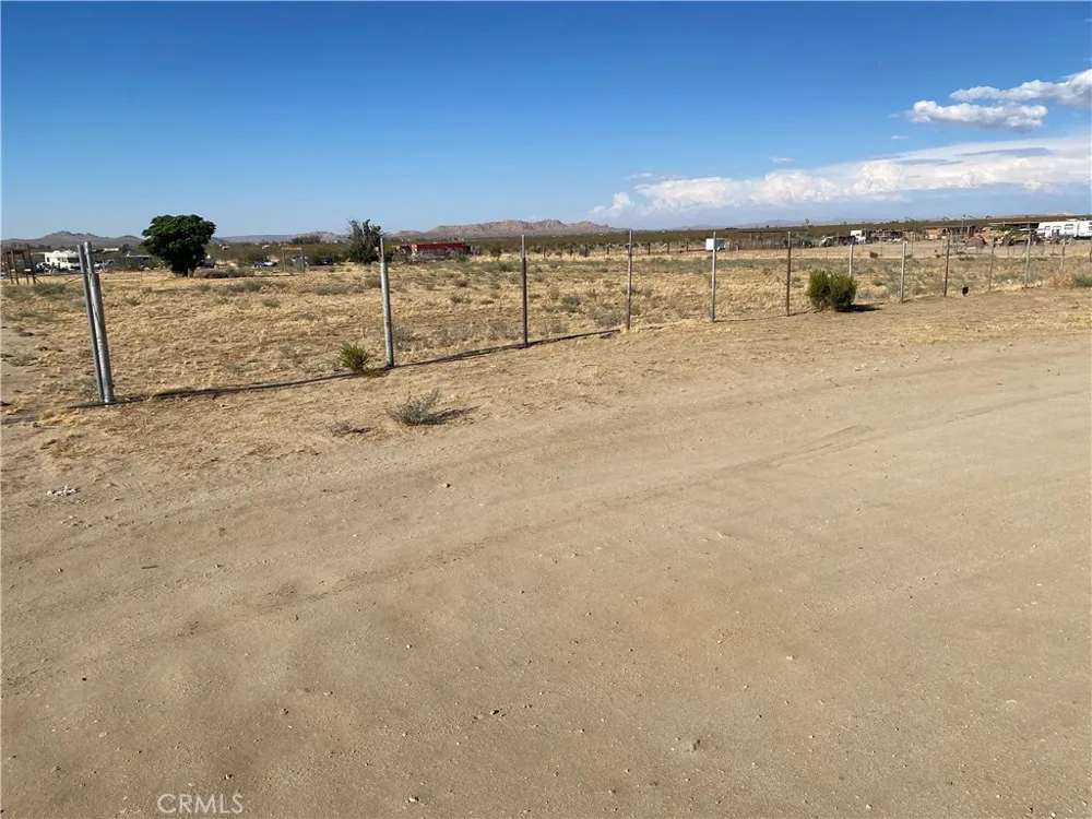 12 116th E Pearblossom, CA 93553