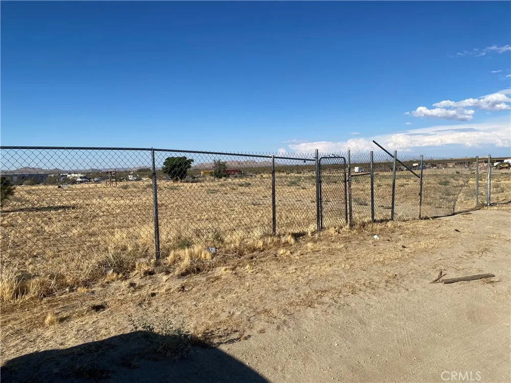 12 116th E Pearblossom, CA 93553