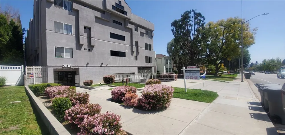 2616 Canada #302 Glendale, CA 91208