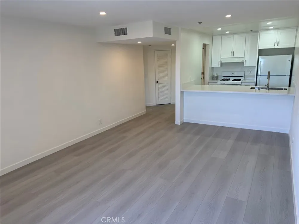 2616 Canada #302 Glendale, CA 91208