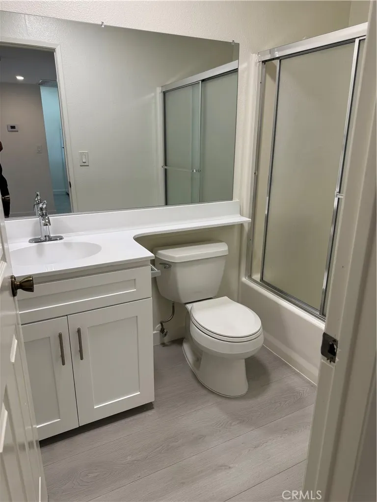 2616 Canada #302 Glendale, CA 91208