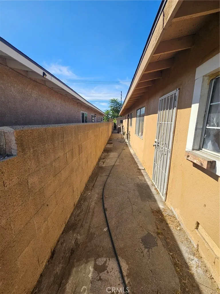 14636 Demblon Baldwin Park, CA 91706
