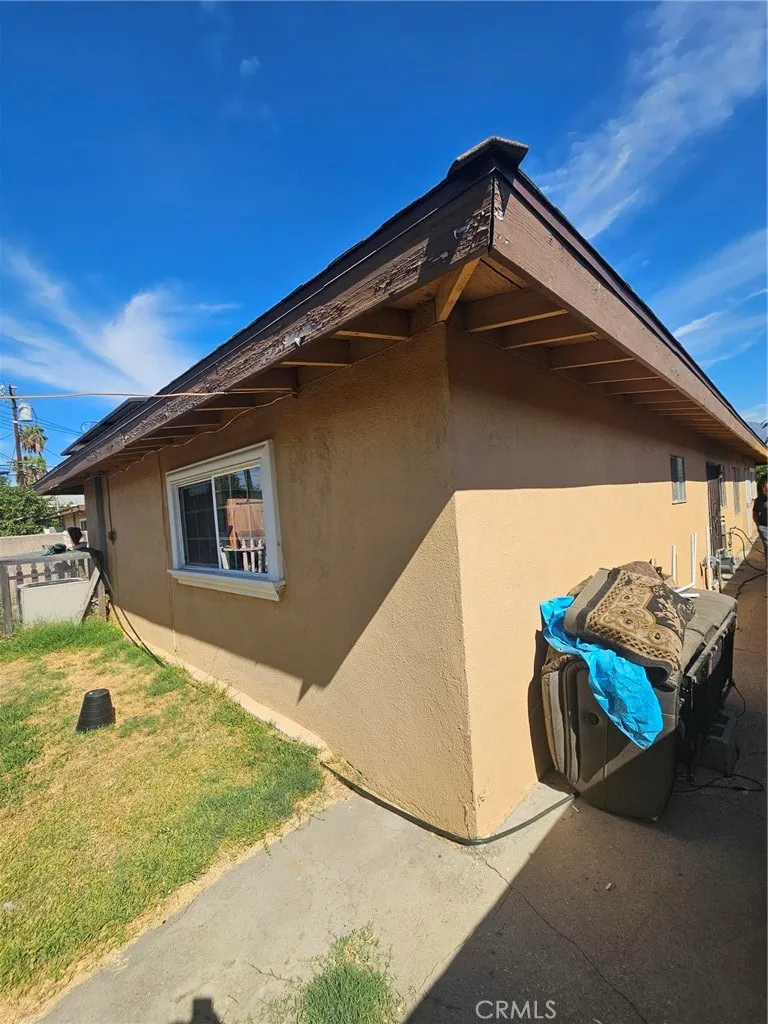 14636 Demblon Baldwin Park, CA 91706