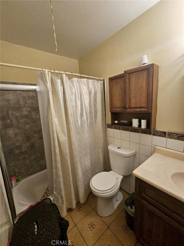 14636 Demblon Baldwin Park, CA 91706