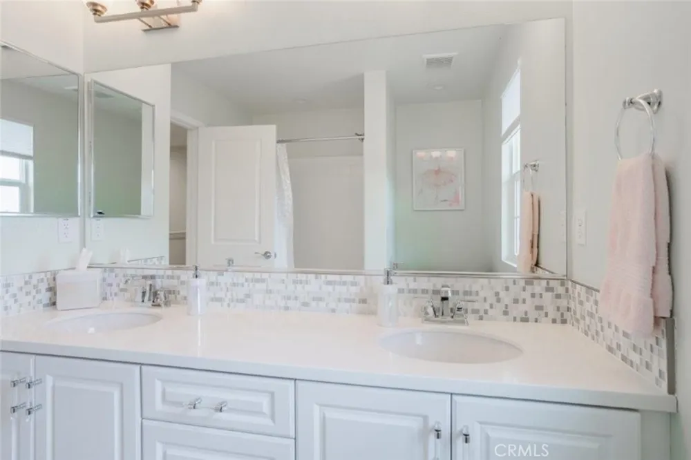 1018 Newberry Lane Claremont, CA 91711