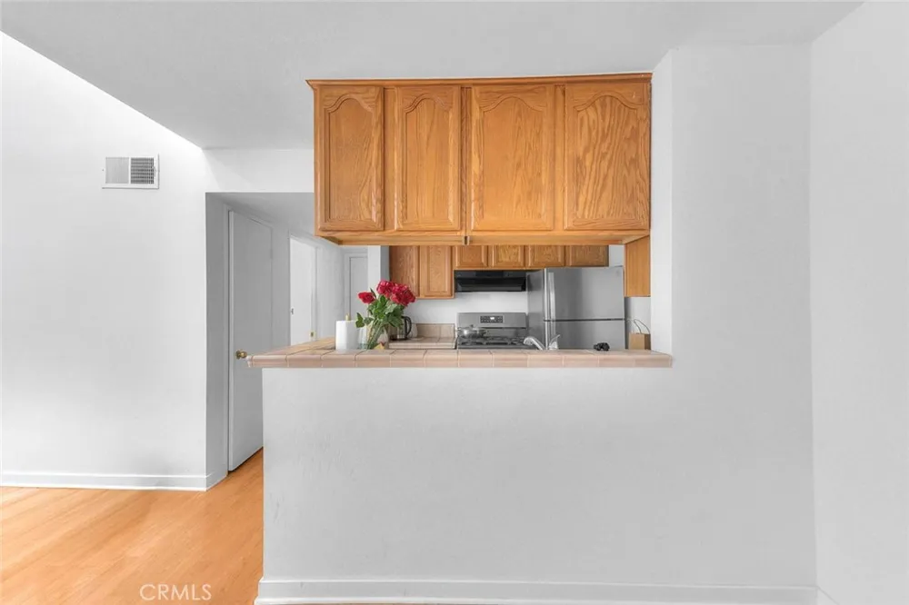 5700 Etiwanda #212 Tarzana, CA 91356