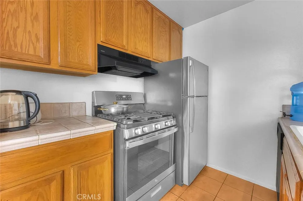 5700 Etiwanda #212 Tarzana, CA 91356