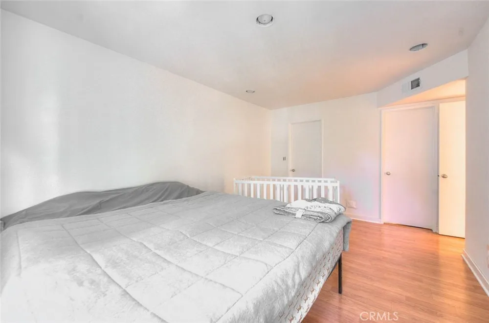5700 Etiwanda #212 Tarzana, CA 91356