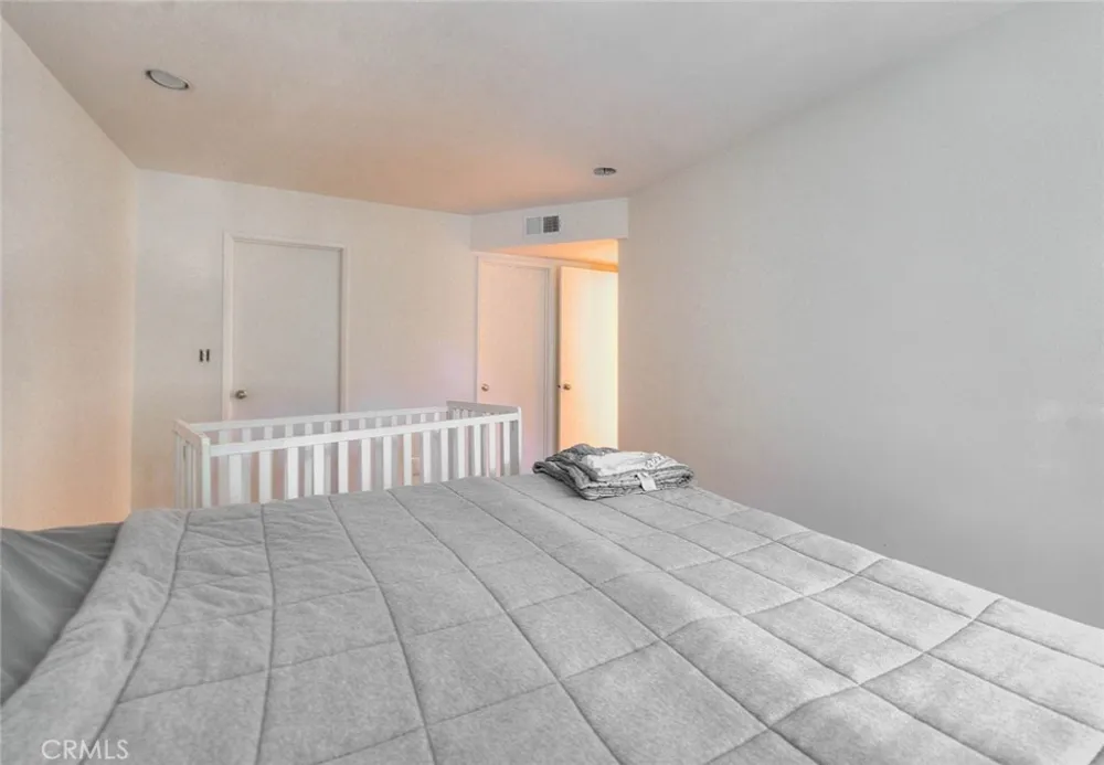 5700 Etiwanda #212 Tarzana, CA 91356