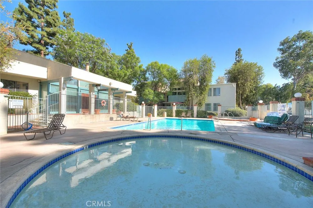5700 Etiwanda #212 Tarzana, CA 91356