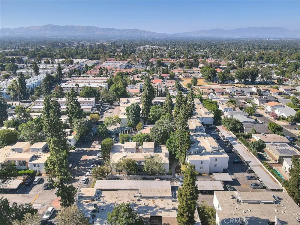 5700 Etiwanda #212 Tarzana, CA 91356