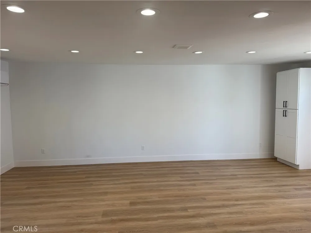 1395 3rd La Verne, CA 91750