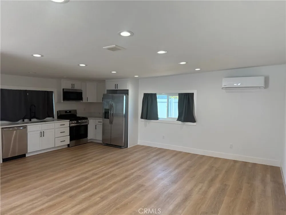 1395 3rd La Verne, CA 91750