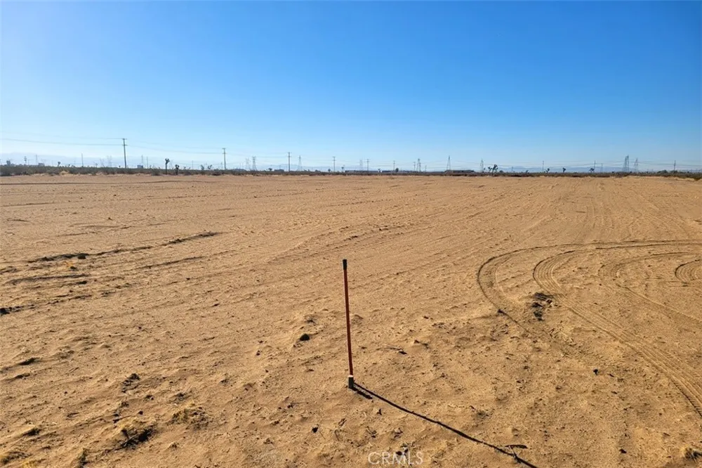21 Palm Street Adelanto, CA 92301