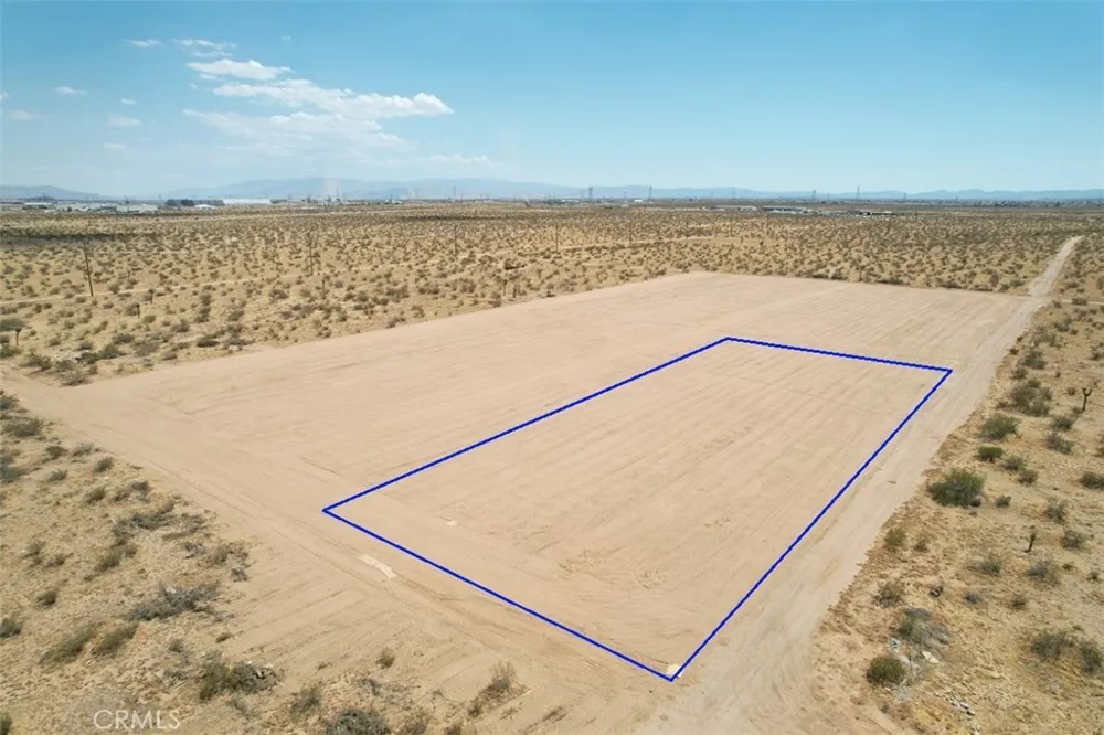 21 Palm Street Adelanto, CA 92301