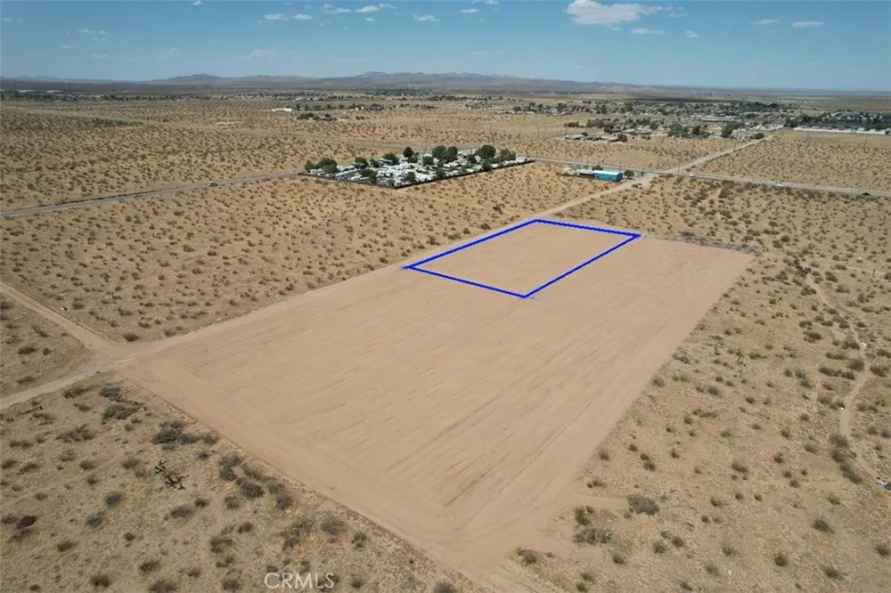21 Palm Street Adelanto, CA 92301