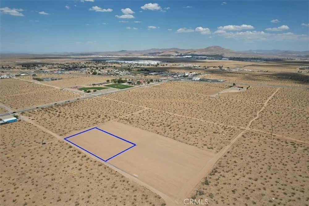 21 Palm Street Adelanto, CA 92301