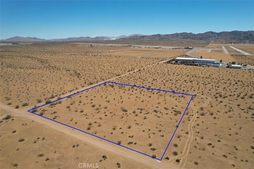 8 Falchion Road Apple Valley, CA 92307