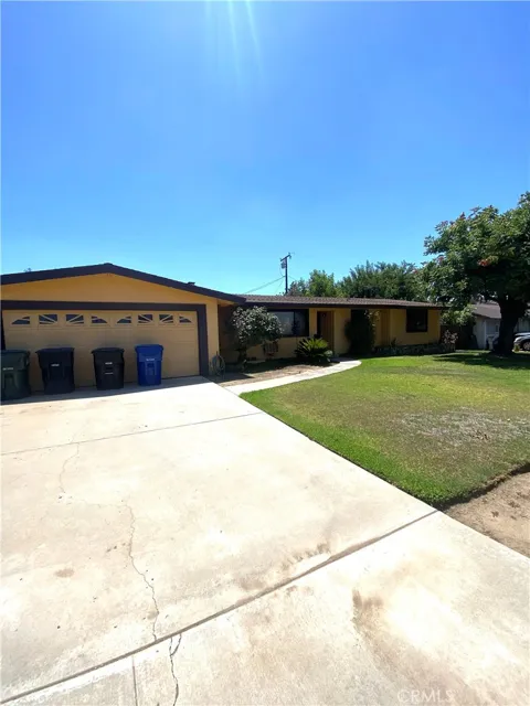 700 E Orangewood