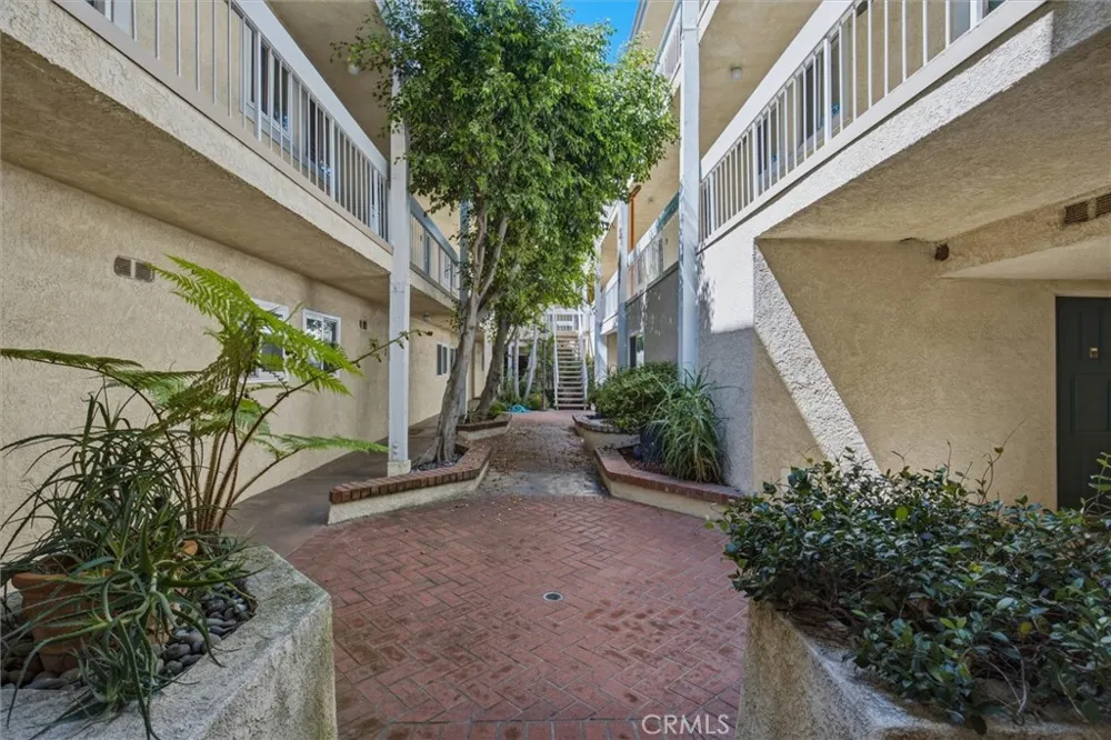 4807 Beck Avenue #4 Valley Village, CA 91601