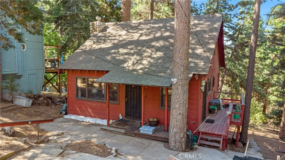 964 Chateau Drive Crestline, CA 92325