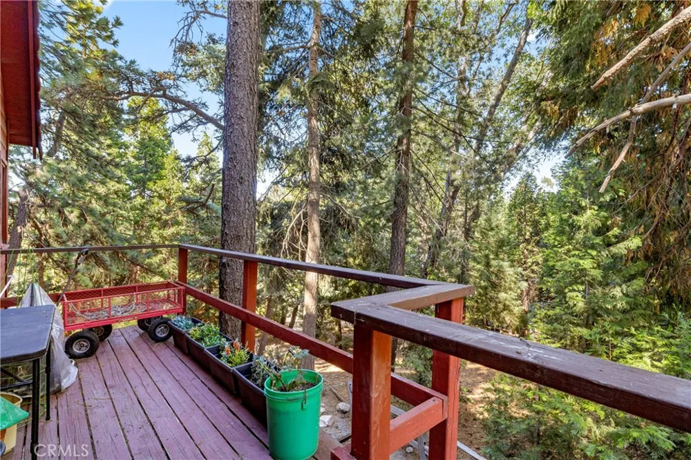 964 Chateau Drive Crestline, CA 92325