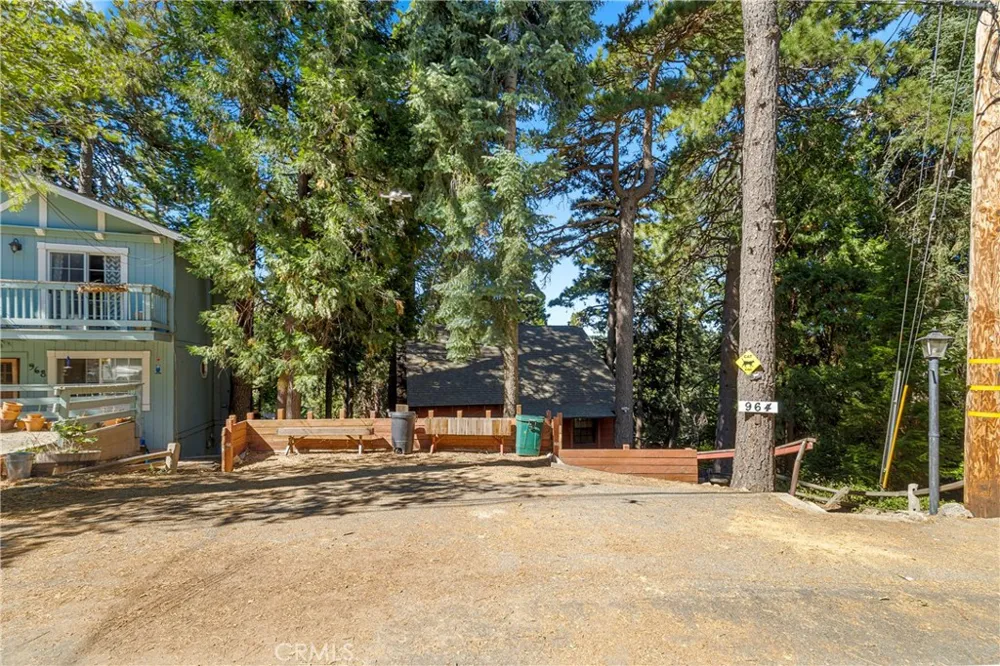 964 Chateau Drive Crestline, CA 92325