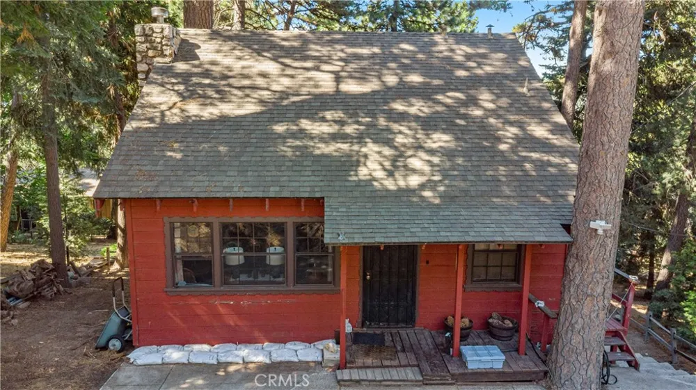 964 Chateau Drive Crestline, CA 92325