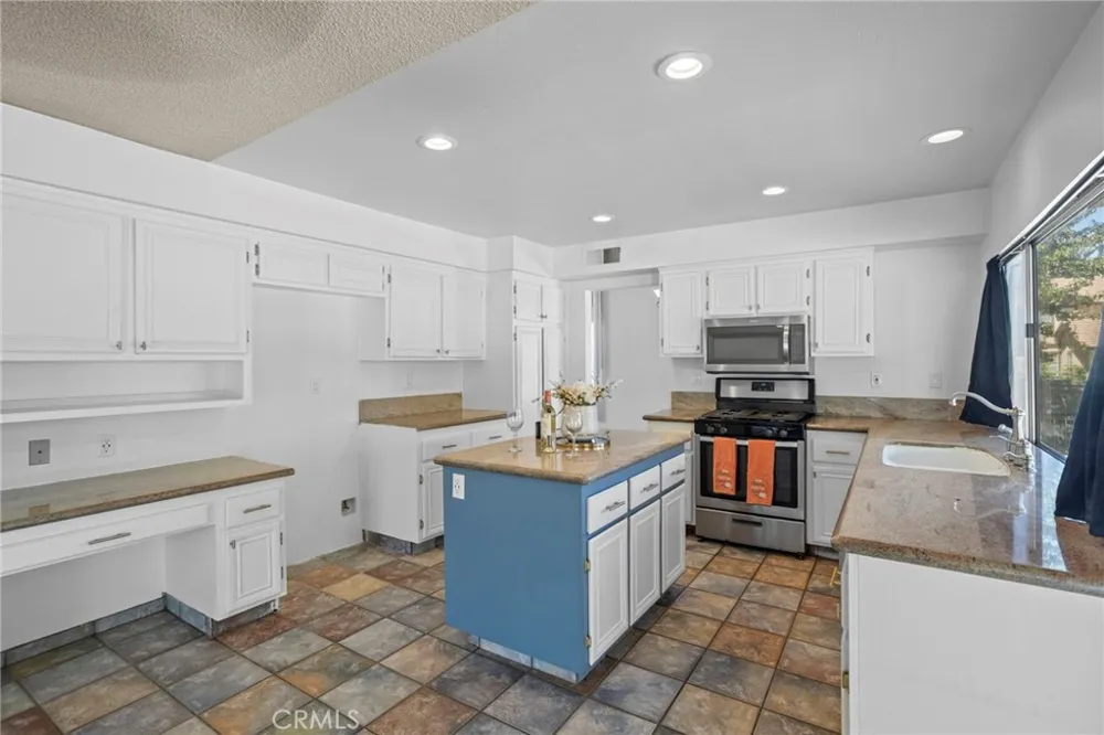 14710 Ponderosa Ranch Victorville, CA 92392