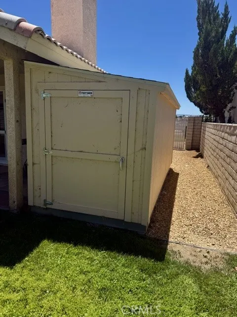 17980 Lakeview Victorville, CA 92395